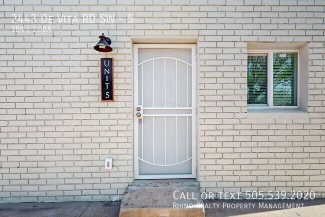 Foto del edificio - 2443 De Vita Rd SW