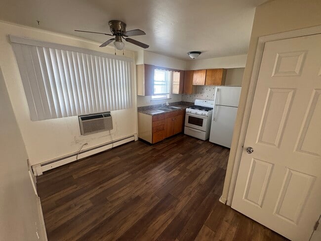 Foto del edificio - 12747 Hoyne Ave