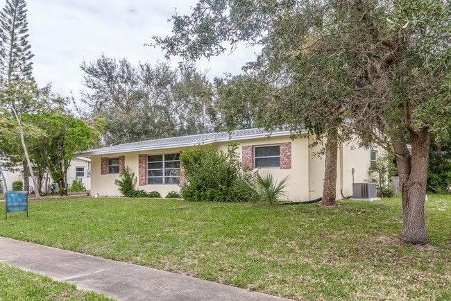 Building Photo - 1806 Dodge Cir N