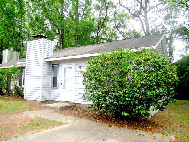 Building Photo - 315 Cedar Creek Dr