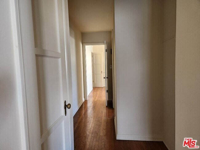 Foto del edificio - 3326 5th St