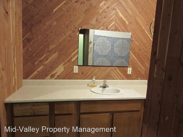 Foto del edificio - 4 br, 2.5 bath House - 413 N Orange Avenue