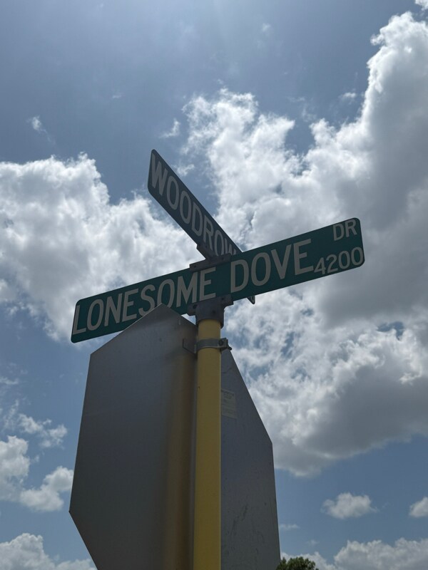 Foto del edificio - 4200 Lonesome Dove Dr