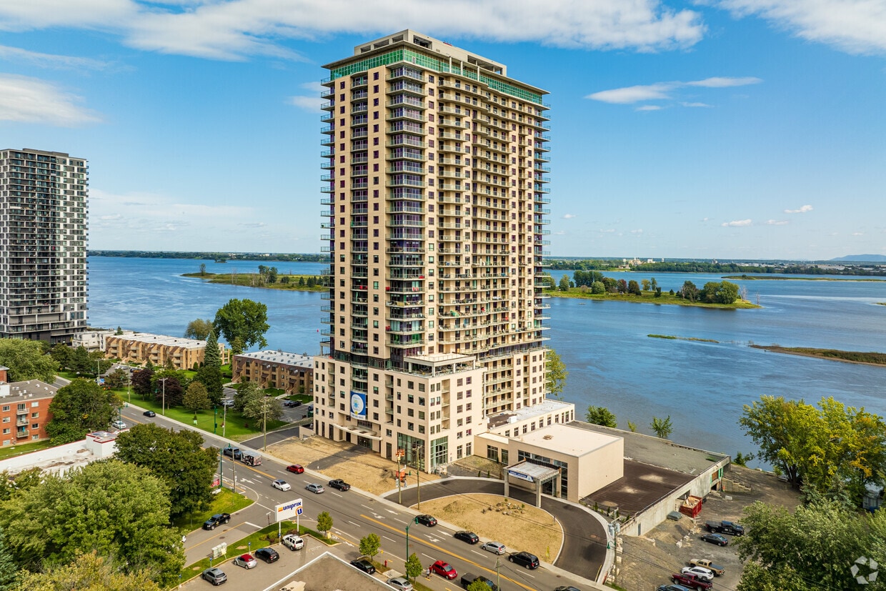 Primary Photo - Manoir Repentigny