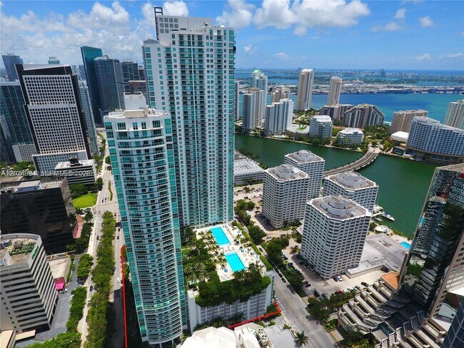 Foto del edificio - 950 Brickell Bay Dr