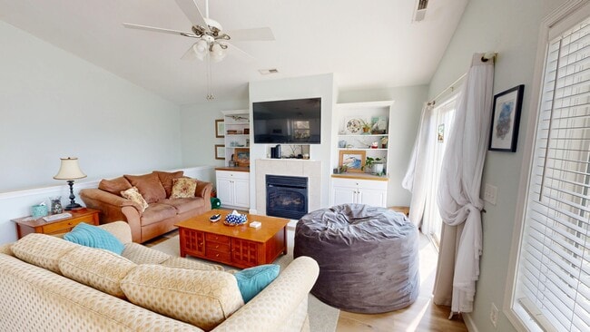 Building Photo - 123 Harbour View Dr