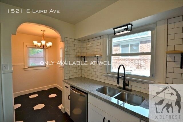 Building Photo - No Security Deposit Option! Amazing 3 Bedr...