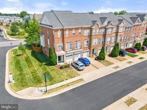 Building Photo - 43220 Becontree Terrace