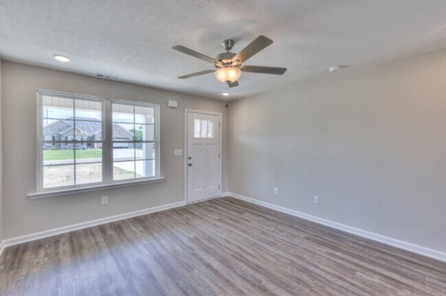 Building Photo - Beautiful BRAND NEW Home In Manchester