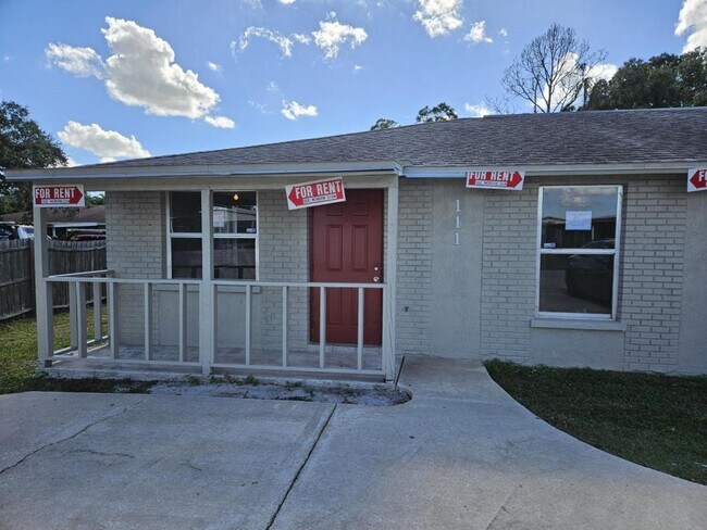 Building Photo - 111 57th Ave E