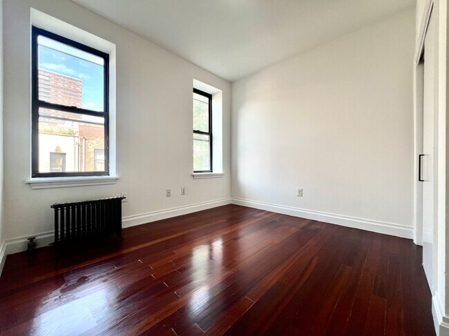 Building Photo - 609 W 137th St
