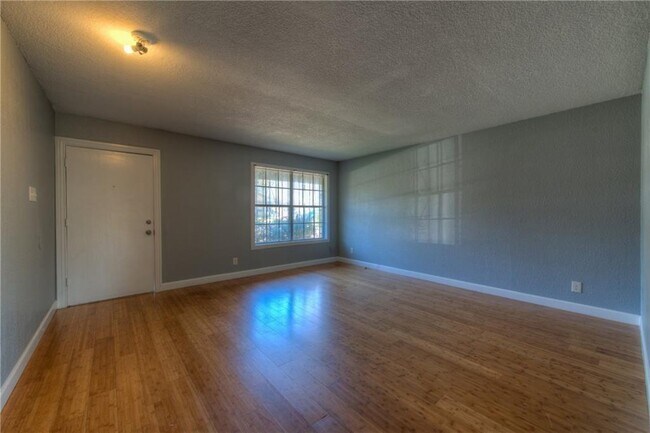 Foto del edificio - 4705 Oldfort Hill Dr