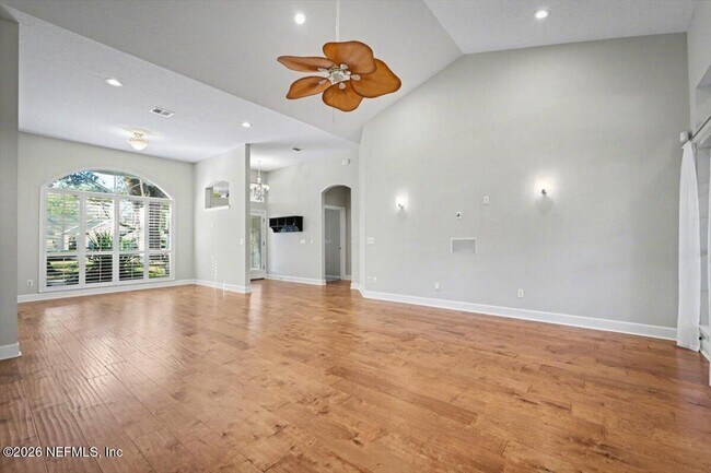 Foto del edificio - 184 Summerfield Dr