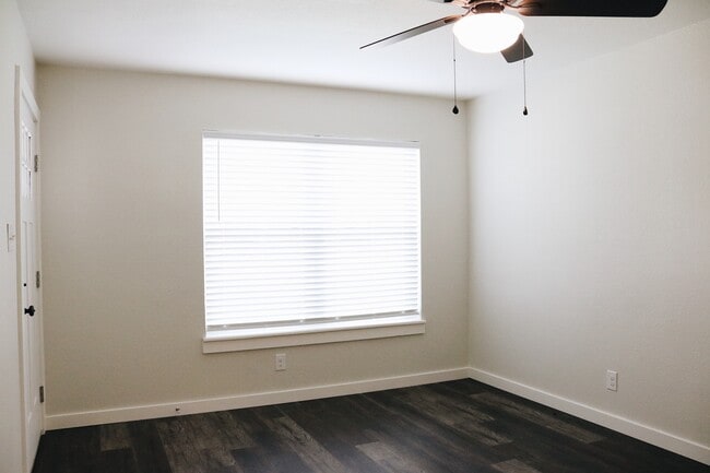Living room - 6213 Haney Dr
