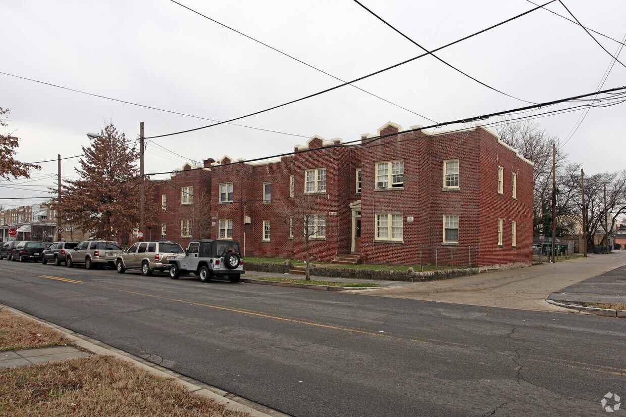 Building Photo - 5400-5408 5th St NW