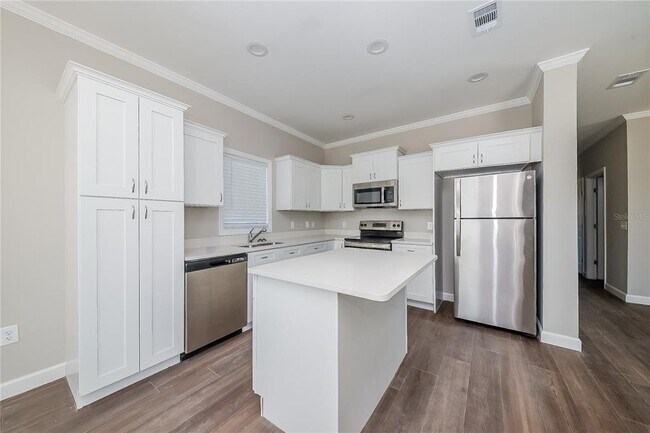 Building Photo - 509 60th Ave Dr W