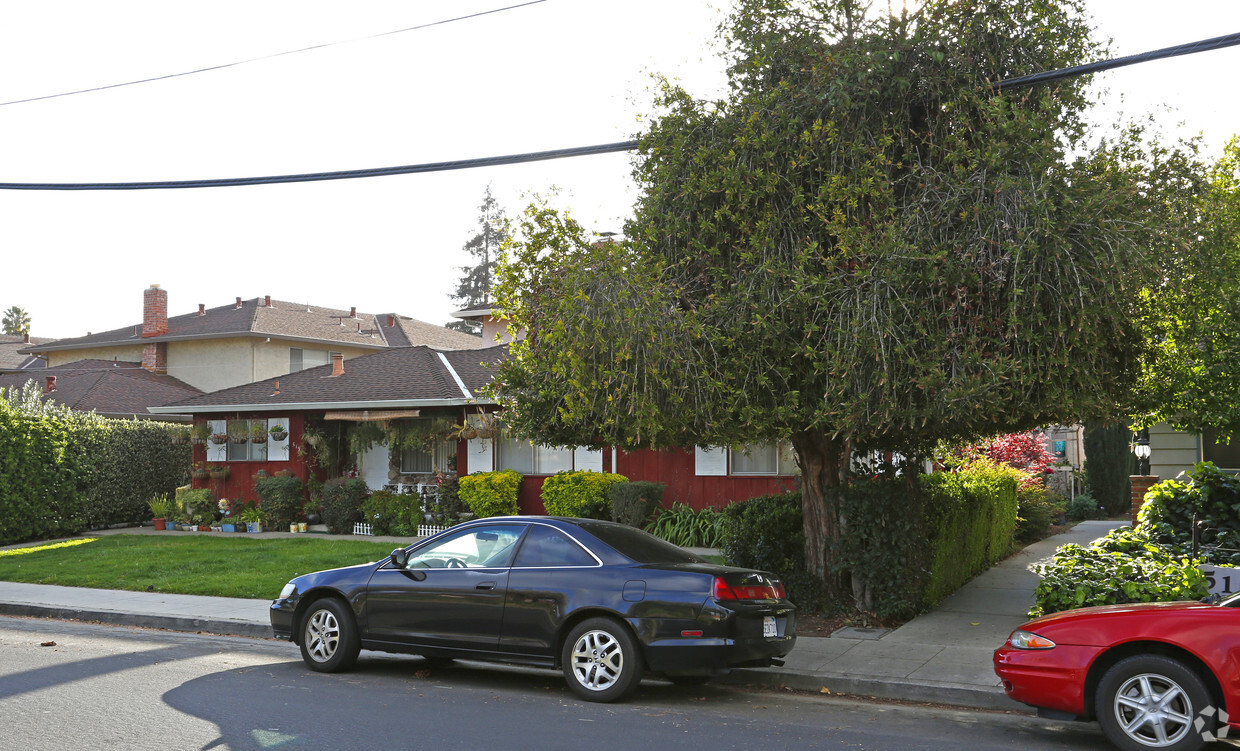 Building Photo - 519 Saratoga Ave