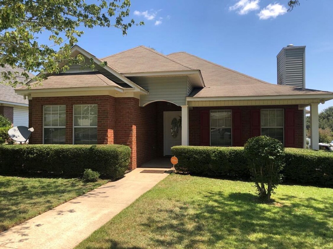 Foto principal - 3BR/2BA Home in Dothan, AL