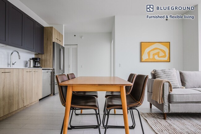 Foto del edificio - 1035 W Van Buren St