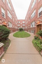 Building Photo - 3115 W Foster Ave