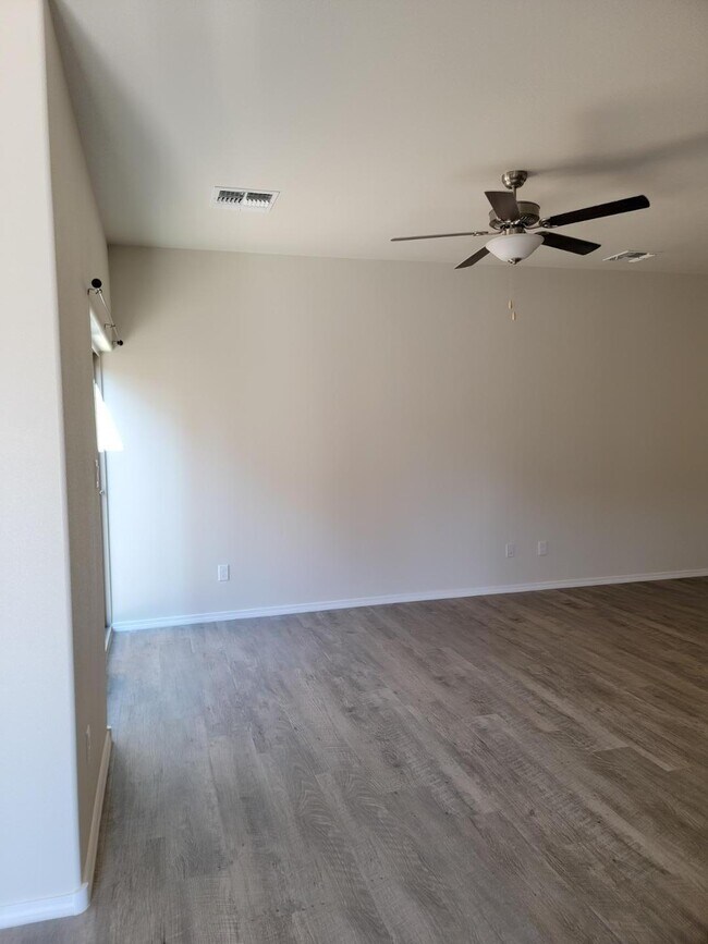 Building Photo - 1513 Borrego Dr SE