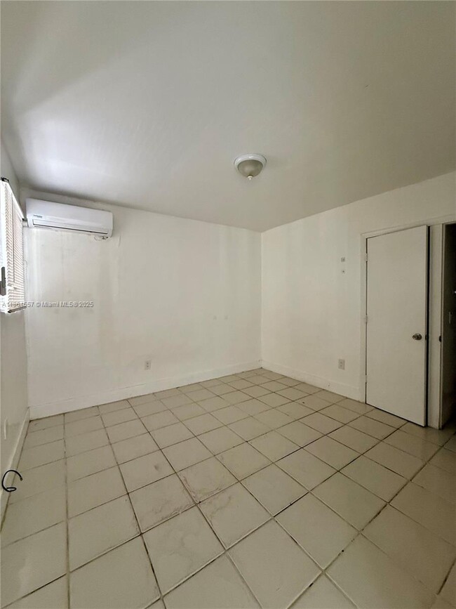 Building Photo - 5305 Biscayne Blvd