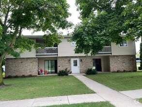 Building Photo - 36 Baden Ave