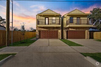 Building Photo - 2308 Wavell St