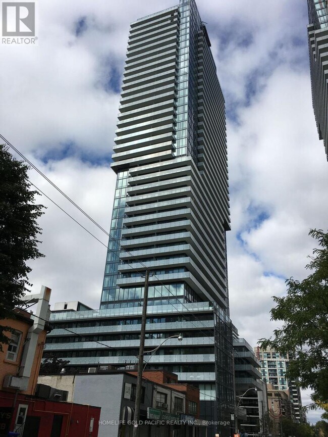 Building Photo - 161-1161 Roehampton Ave