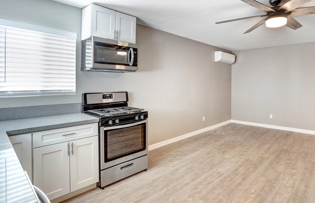 Building Photo - 6682 Ventura Ct