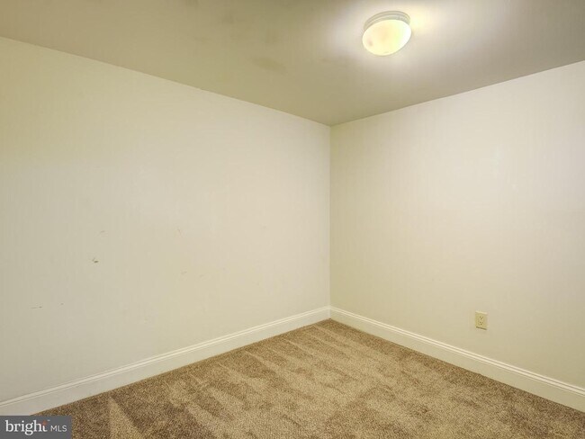 Foto del edificio - 4008 Illinois Ave NW