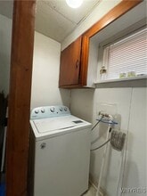 Building Photo - 226 Longnecker St