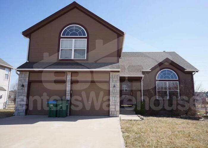 4 Bedroom, 3 Bathroom in Raymore!! Availa... House Rental in Raymore