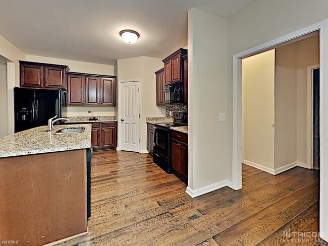 Foto del edificio - 3004 Bienville Drive