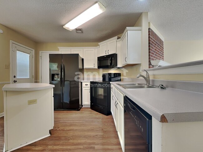 Foto del edificio - 5802 Eagleston Dr