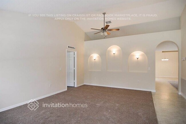Foto del edificio - 420 NW Byron St