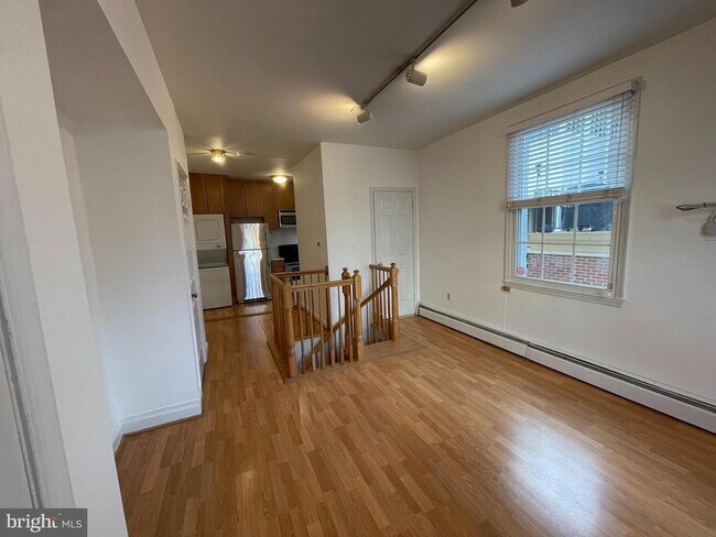 Building Photo - 1828 Riggs Pl NW