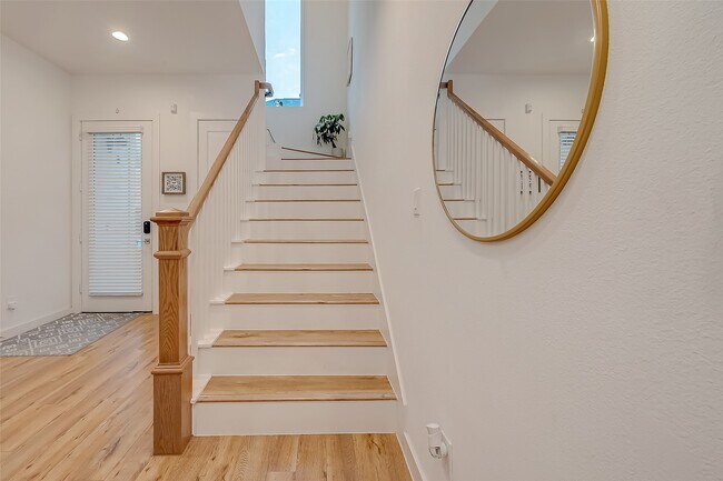 Foto del edificio - 8911 Knoll Villas St