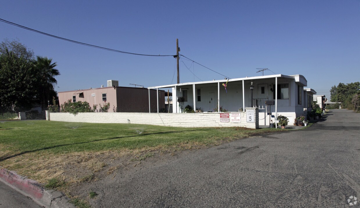 Foto del edificio - 15069 Valley Blvd