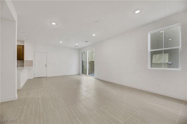 Building Photo - 2770 Alfena Pl