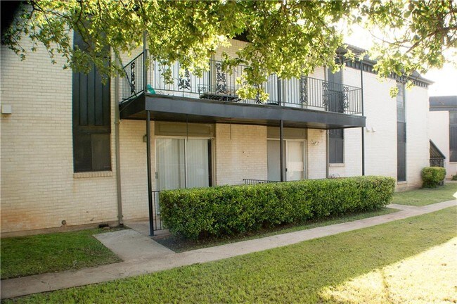 Building Photo - 2800 Sayles Blvd