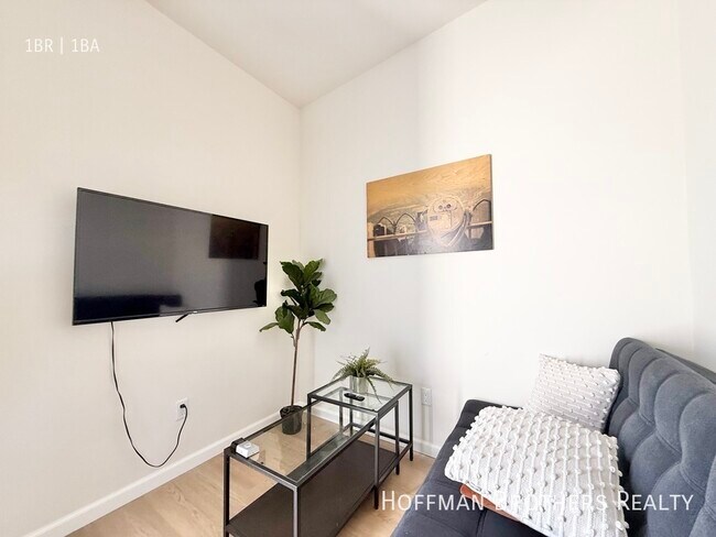 Foto del edificio - 1467 Fairbanks Pl