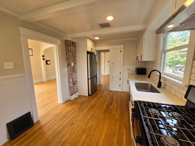 Building Photo - 3Bd/2Ba Everett Home