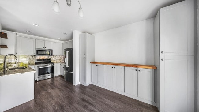 Building Photo - 3 Bed 2.5 Bath - Townhome - Ft Nugent Park...