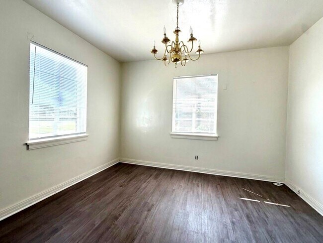 Foto del edificio - 700 Lilac Ave