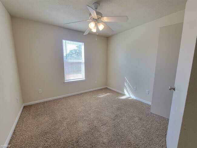 Building Photo - 4 br, 4 bath House - 4140 McFarland Dr