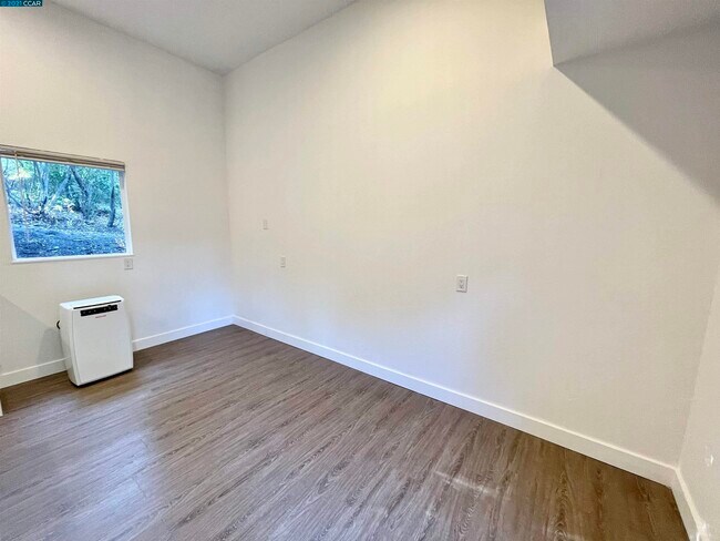 Foto del edificio - 351 Shady Glen Rd