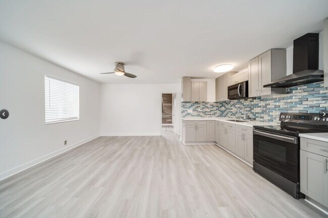 Espacio vital - 1814 E Oakland Park Blvd