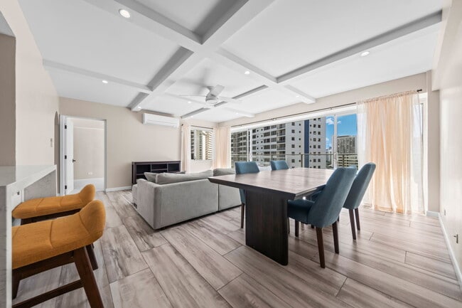 Building Photo - 1645 Ala Wai Blvd