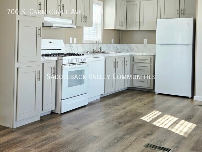 Foto del edificio - 700 S Carmichael Ave